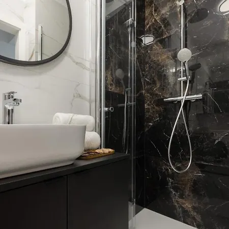 Słoneczny Z Parkingiem W Cenie !!! *